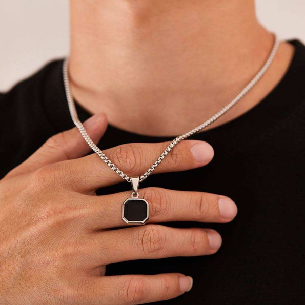 ZOSMIC Black Square Pendant Necklace