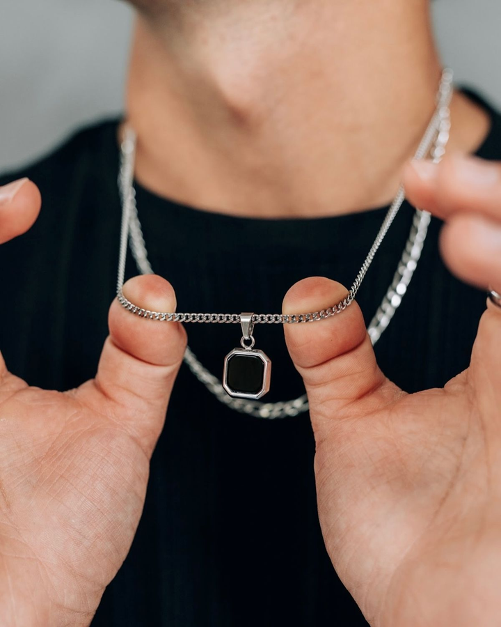ZOSMIC Black Square Pendant Necklace