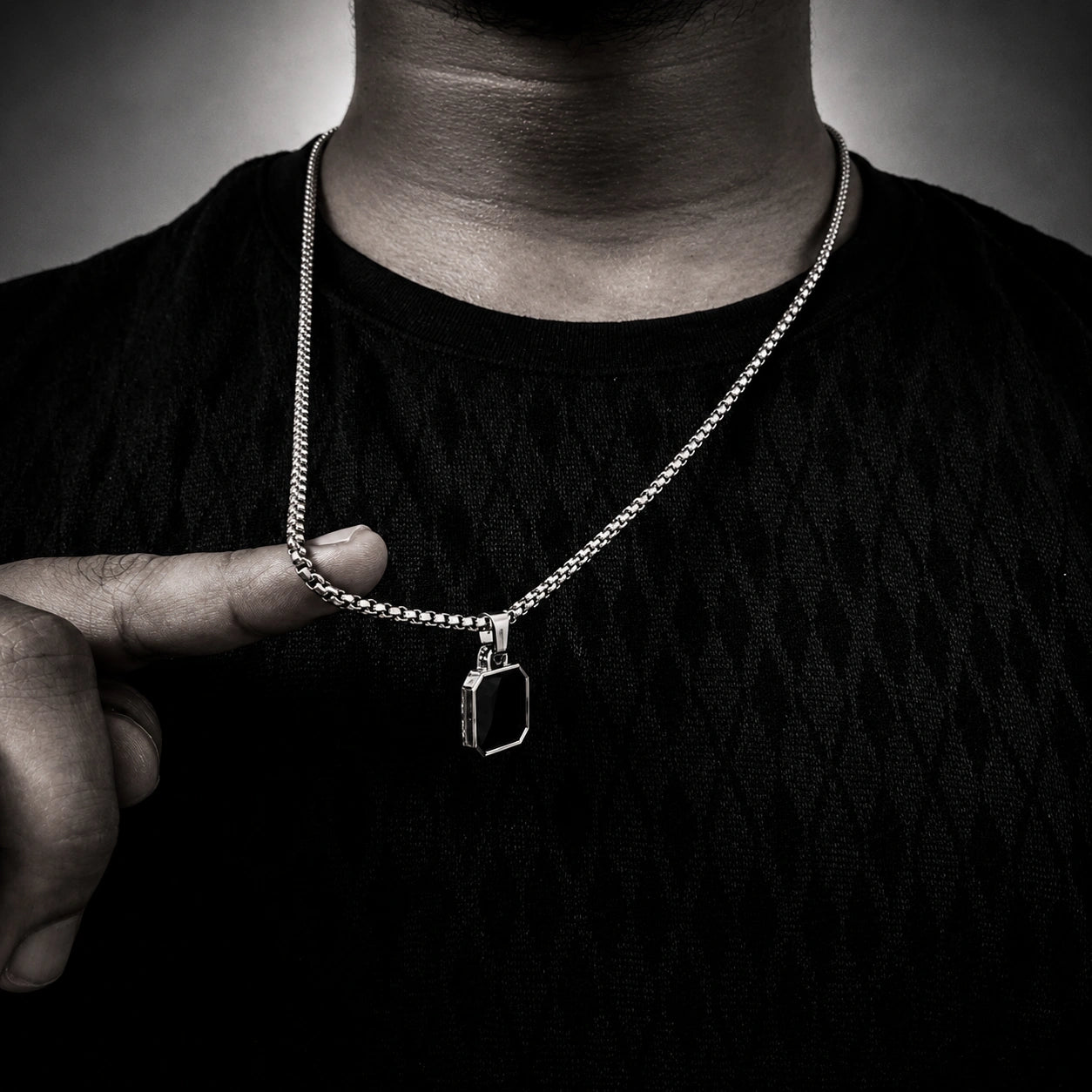 ZOSMIC Black Square Pendant Necklace