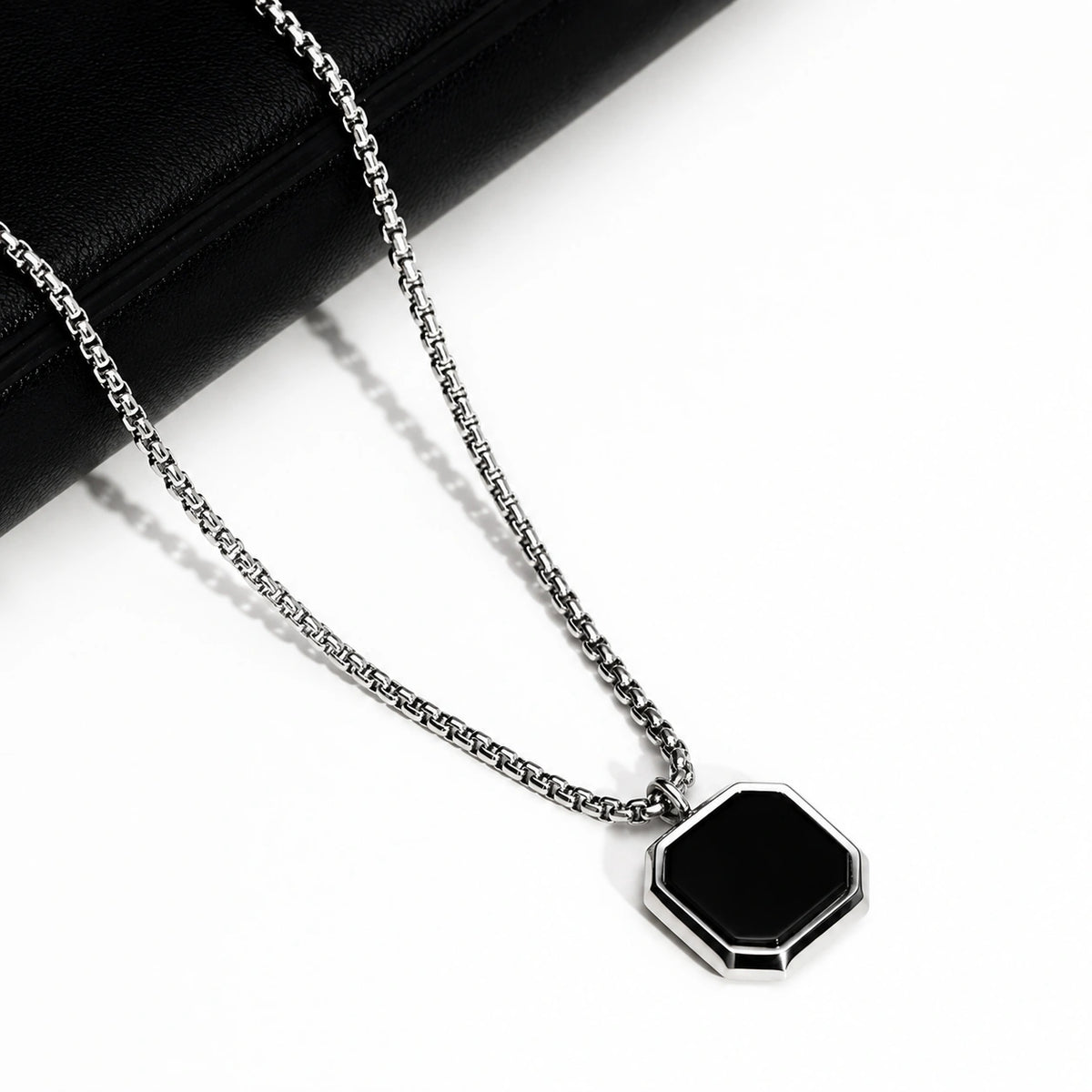 ZOSMIC Black Square Pendant Necklace