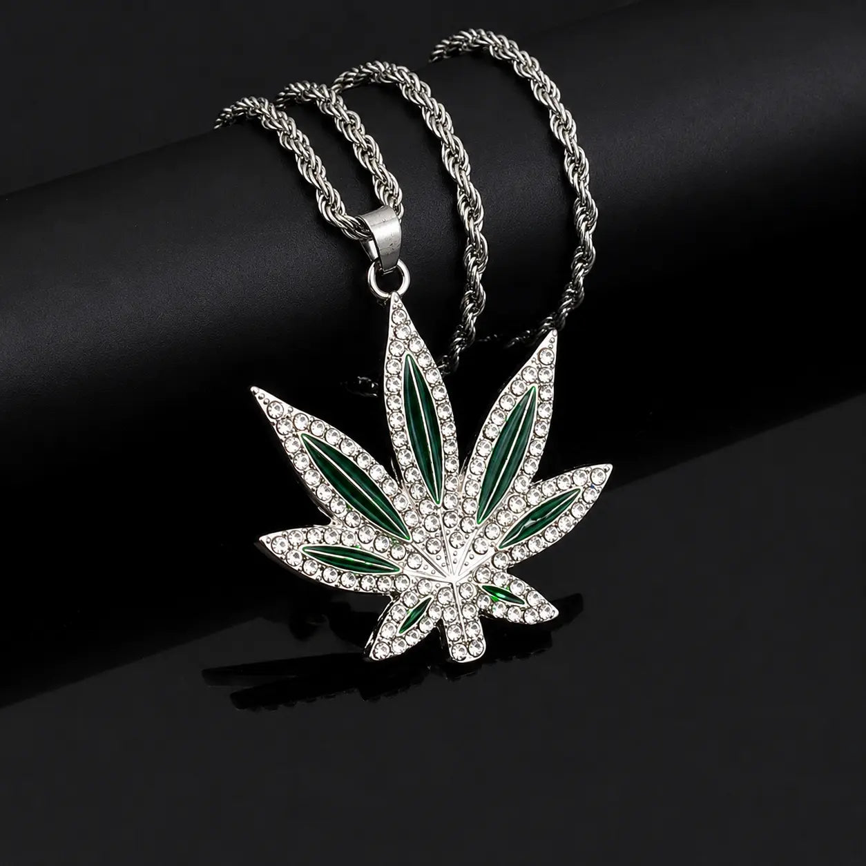 Leaf Pendant Necklace