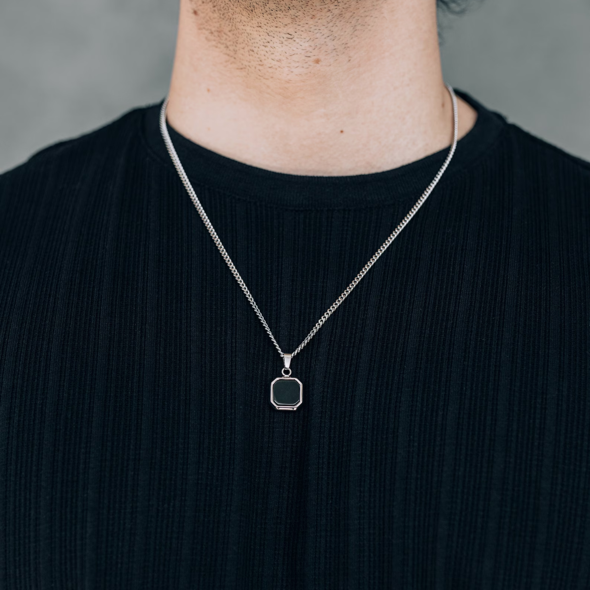 ZOSMIC Black Square Pendant Necklace